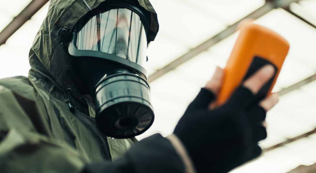 A man with a Geiger counter shows the hidden dangers Gulf War troops faced — like radiation — that may be linked to Gulf War Syndrome.