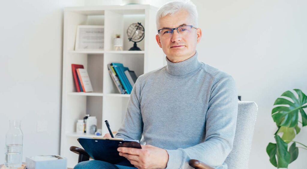 This image represents the evaluator’s key role: providing an impartial, expert assessment based on observation, testing, and evidence—not treatment or advocacy.